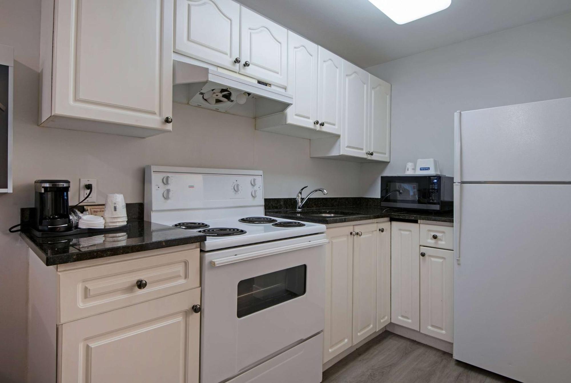Travelodge By Wyndham Kamloops Mountview Luaran gambar
